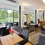Hotel At The Park 4*