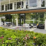 Hotel At The Park