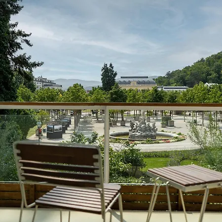 Hotel At The Park Baden