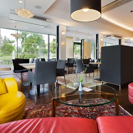 Hotell At The Park Baden