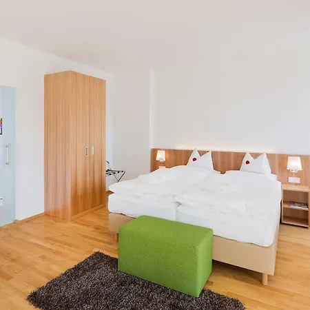 Hotell At The Park Baden