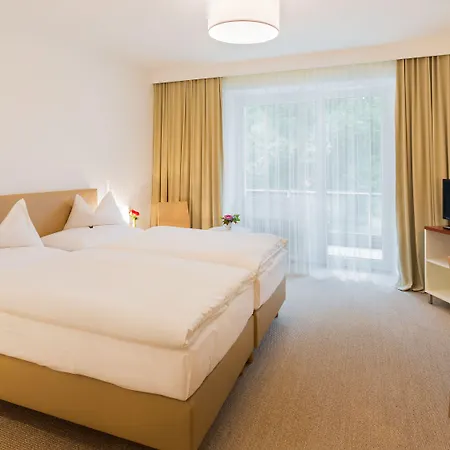 Hotell At The Park Baden