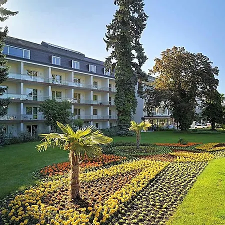 Otel At The Park Baden