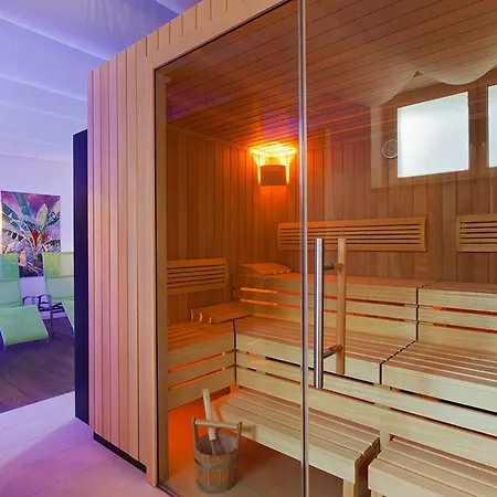 Hotell At The Park Baden