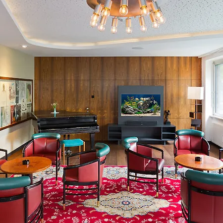 Hotell At The Park Baden