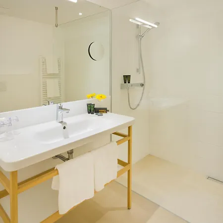 Hotel At The Park 4*
