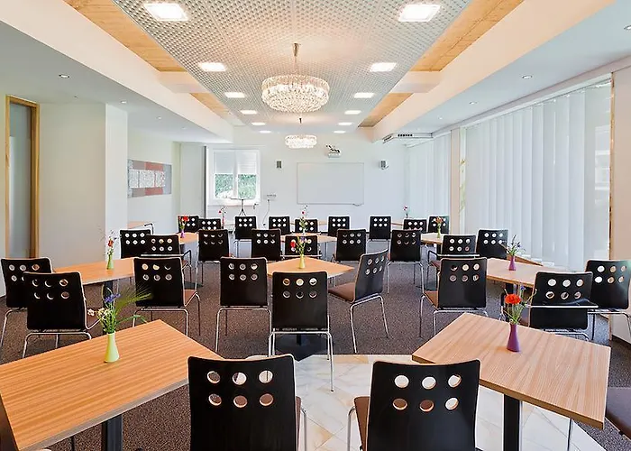 Hotel At The Park 4*