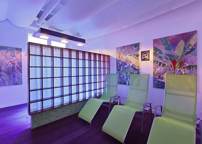 At The Park Szálloda 4*