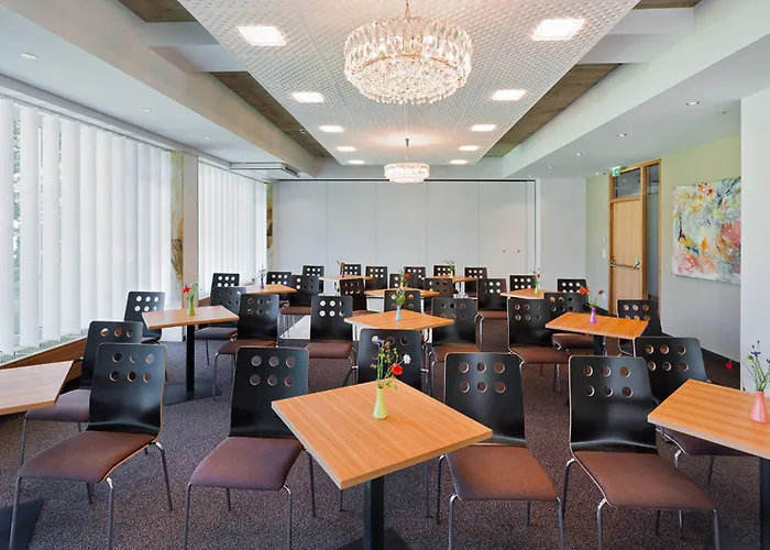 Szálloda At The Park 4*