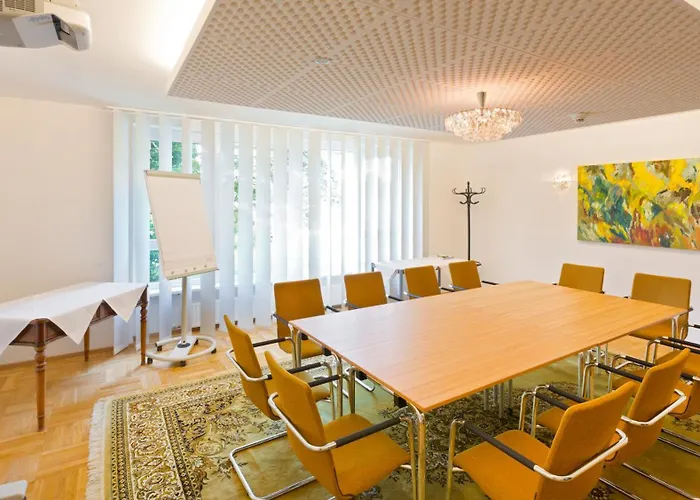 At The Park Szálloda 4*