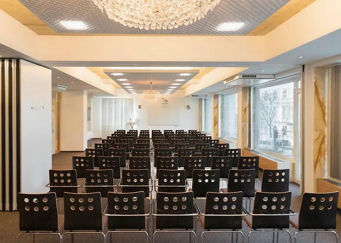 At The Park Szálloda